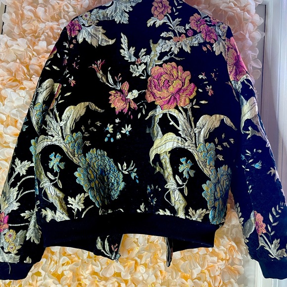 ANOTHER ONE !! **🤩🤩 ELLI WHITE BOMBER , black sick embroidered floral design - Picture 1 of 2